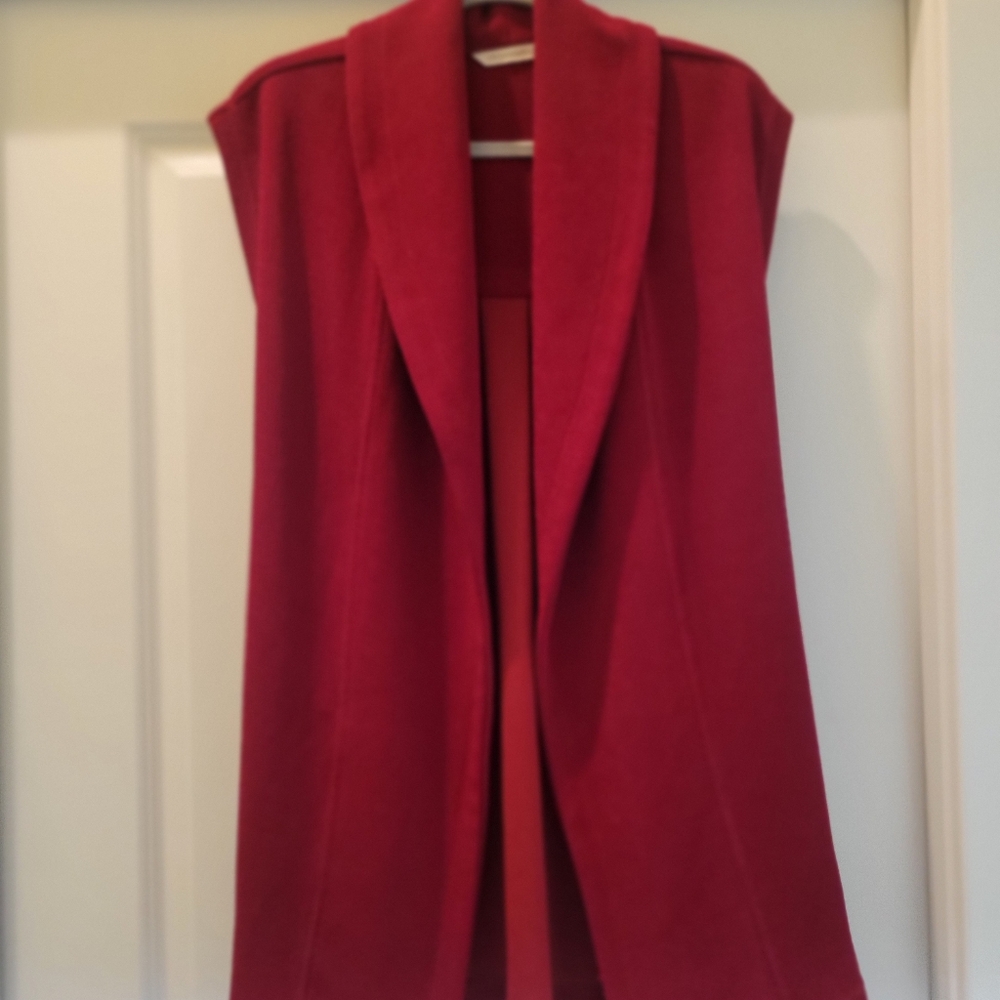 Red Sleeveless Open Front Vest By Soft Surroundings Size Small.